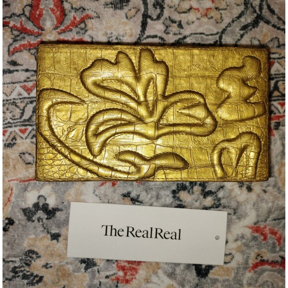 Authentic Nancy Gonzalez Light Metallic Gold Genuine Crocodile Clutch Box Bag - Picture 1 of 11